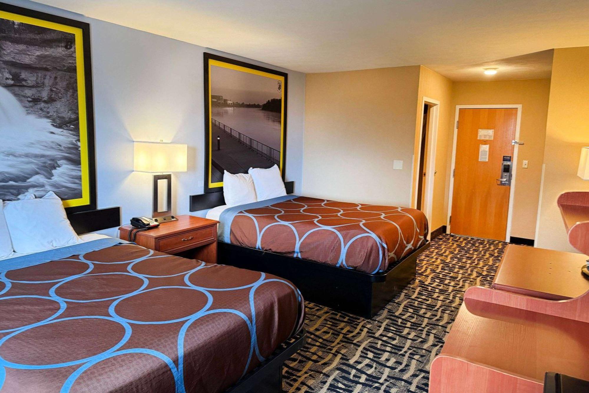 Super 8 By Wyndham Cozad Hotell Exteriör bild